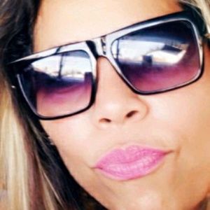 Meet your Posher, Delia